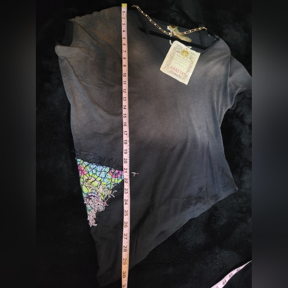 ARATTA Asymetric Top With Graphic Detail. NWT. - Picture 7 of 9